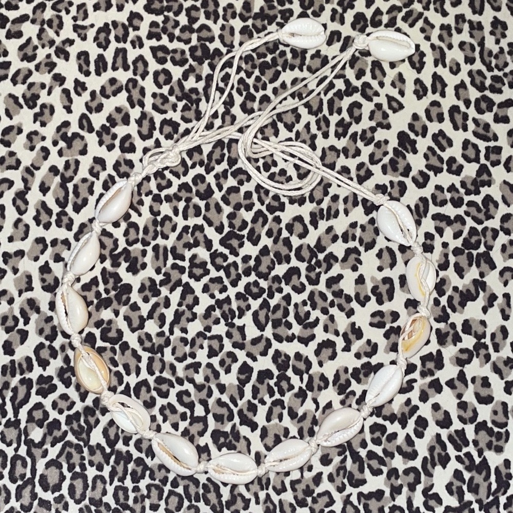 Shell necklace ๐๐ - Picture 1 of 4